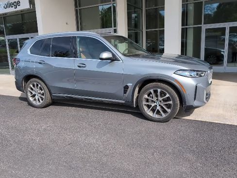 Used 2024 BMW X5 xDrive40i w/ Premium Package AWD/4WD image 1