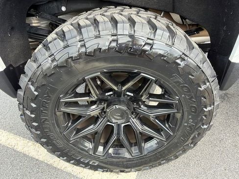 Used 2024 GMC Sierra 3500 Denali Ultimate AWD/4WD image 17
