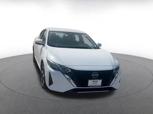 Used 2025 Nissan Sentra SV image 3