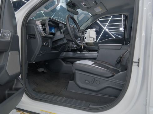 Used 2025 Ford F550 4x4 Crew Cab Super Duty image 61