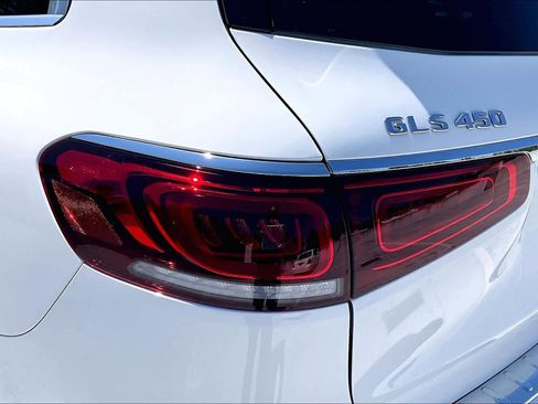 Used 2023 Mercedes-Benz GLS 450 4MATIC w/ AMG Line Exterior image 29