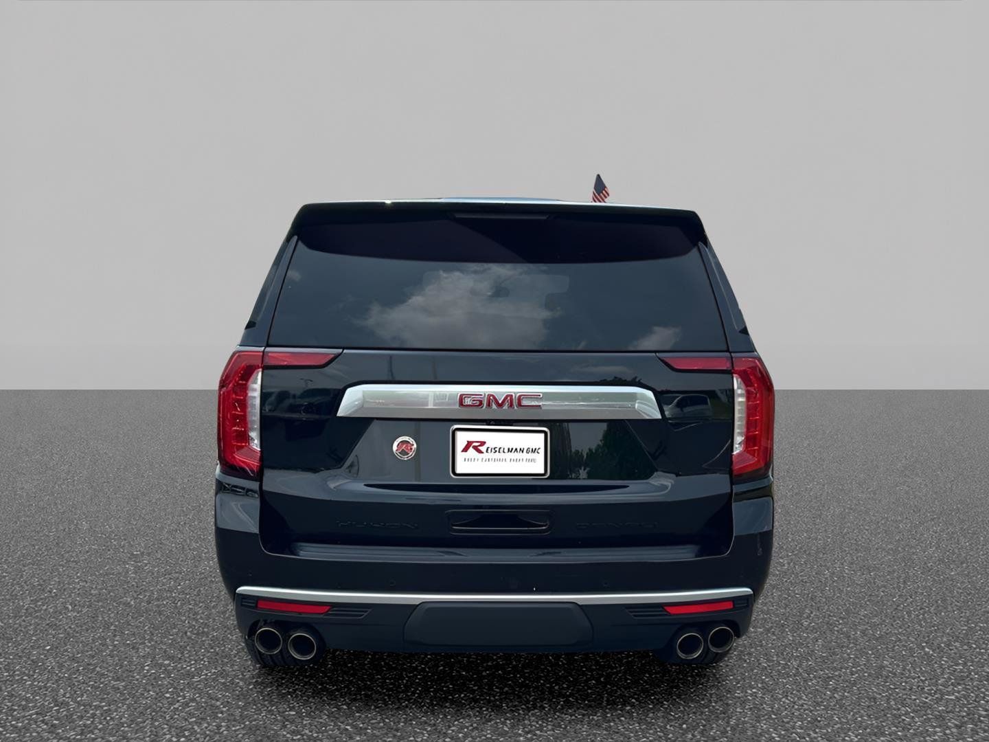Certified 2024 GMC Yukon Denali w/ Denali Reserve Package AWD/4WD image 4