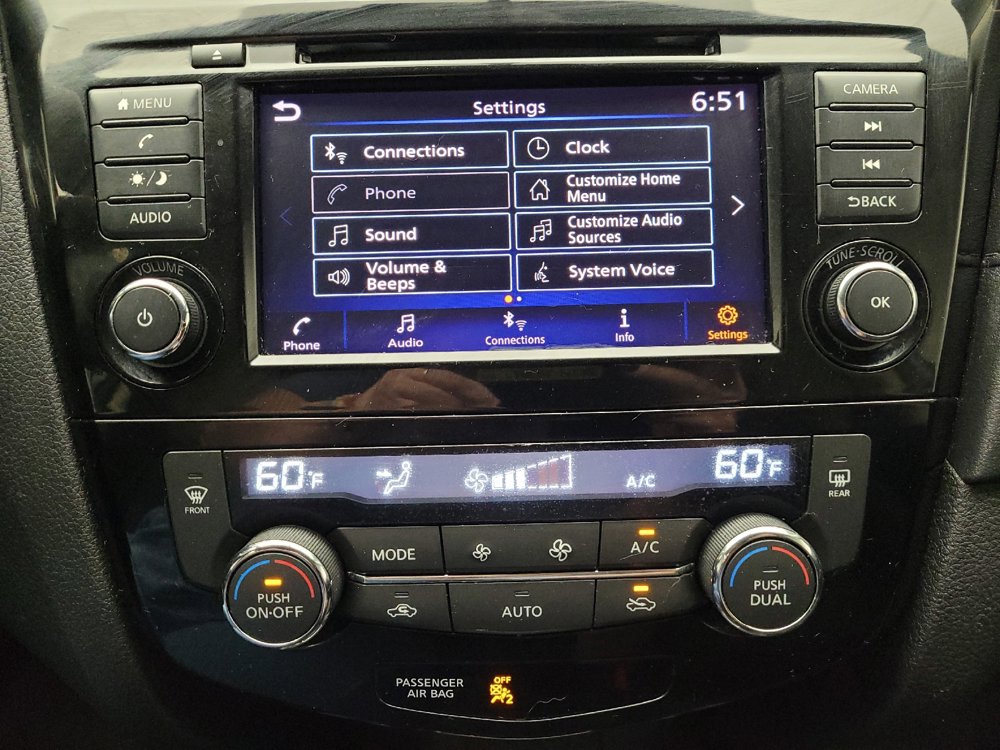 Used 2018 Nissan Rogue SV FWD image 25