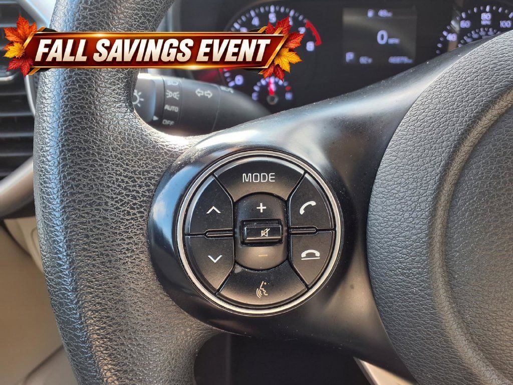 Certified 2022 Kia Soul LX w/ Technology Package FWD image 16