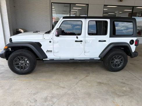Used 2024 Jeep Wrangler Unlimited Sport AWD/4WD image 3
