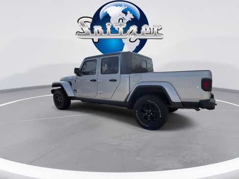 Used 2022 Jeep Gladiator Willys image 7