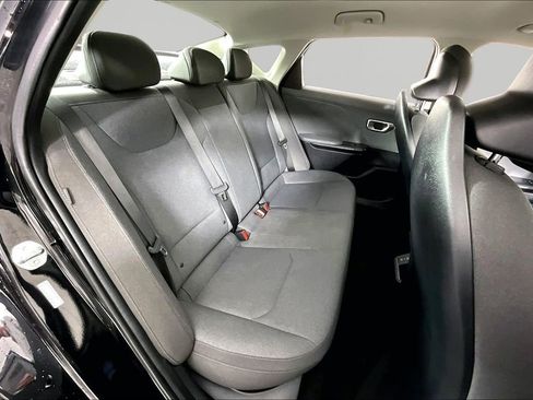Used 2025 Kia K4 FWD image 24