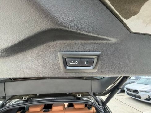 Used 2025 BMW X5 xDrive40i w/ M Sport Package AWD/4WD image 31