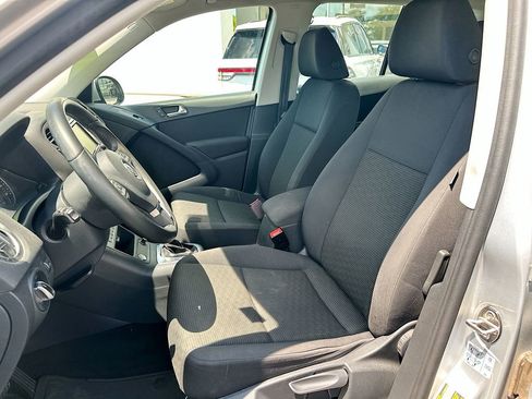Used 2017 Volkswagen Tiguan Limited FWD image 8