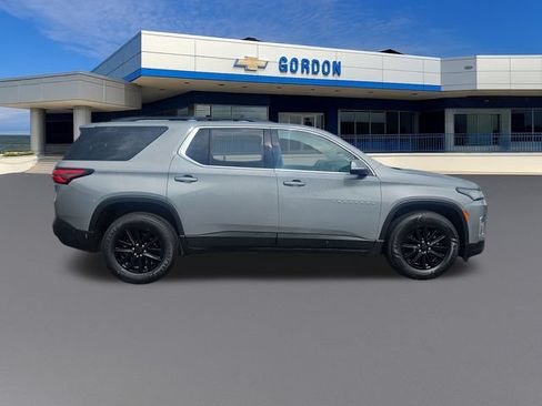 Used 2023 Chevrolet Traverse LT FWD image 7