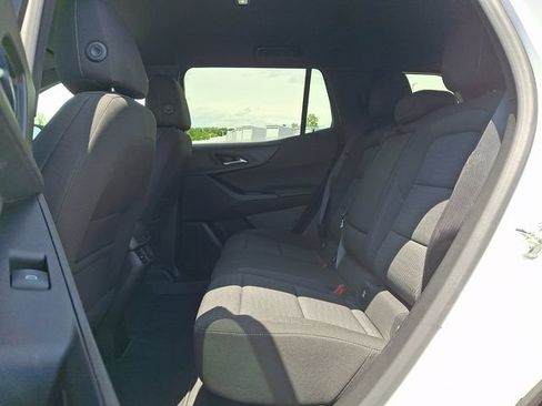 Used 2025 Chevrolet Equinox LT AWD/4WD image 10