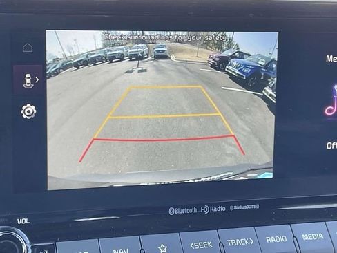 Used 2023 Kia Seltos EX image 17