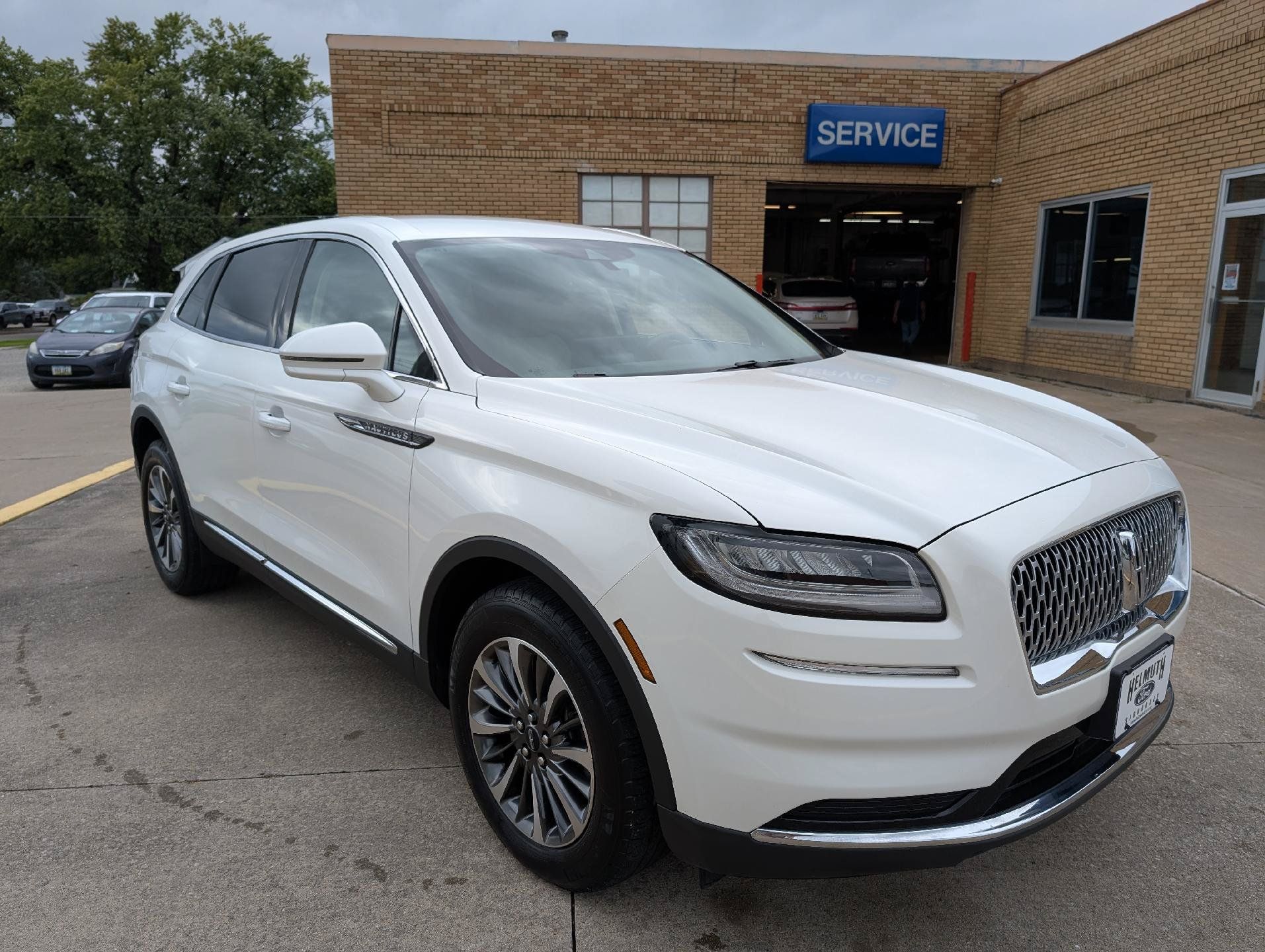 Used 2023 Lincoln Nautilus AWD w/ Premium Package image 4