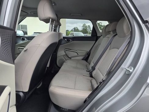 Used 2022 Kia Soul EX FWD image 17