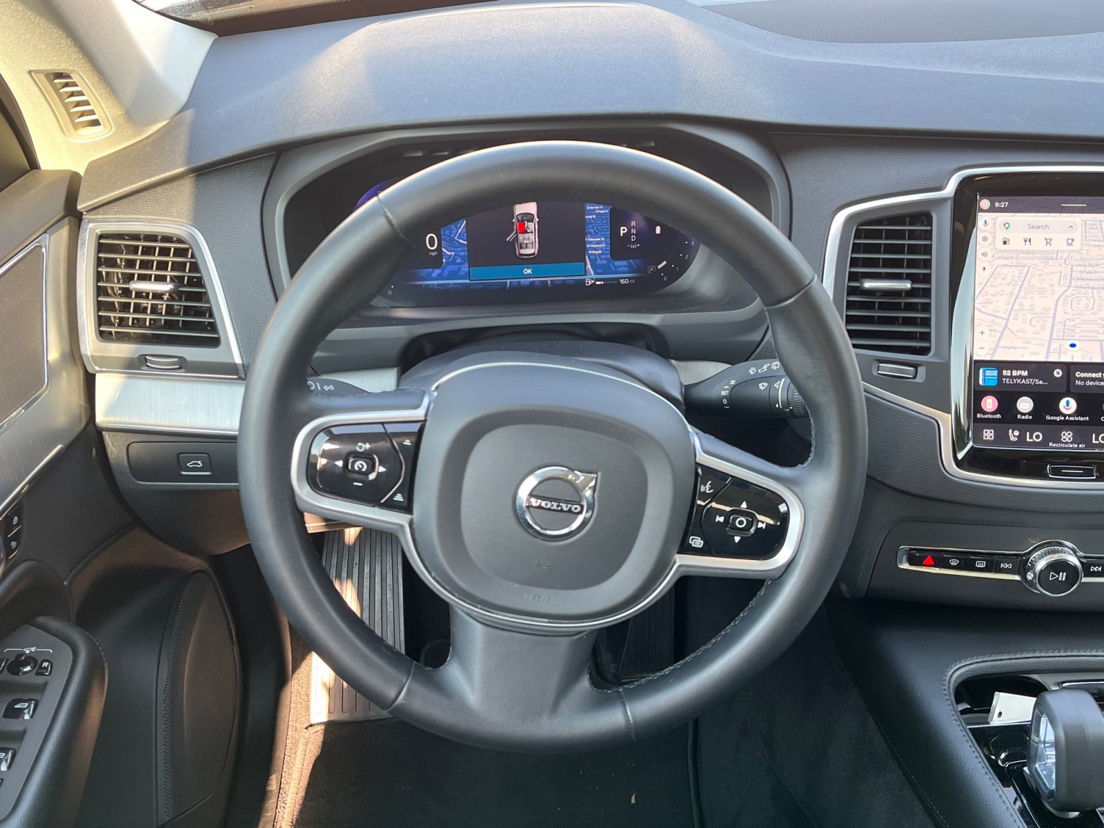 Used 2023 Volvo XC90 B5 Core AWD/4WD image 9