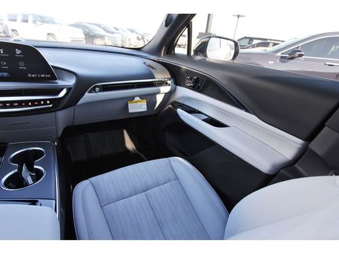 New 2026 Cadillac Lyriq Luxury image 10