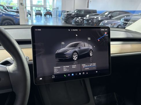 Used 2023 Tesla Model Y Long Range AWD/4WD image 19