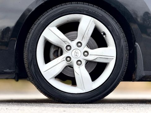 Used 2014 Hyundai Veloster w/ Style Package 02 image 30