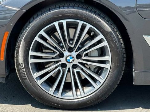Used 2020 BMW 530e xDrive w/ Premium Package AWD/4WD image 25