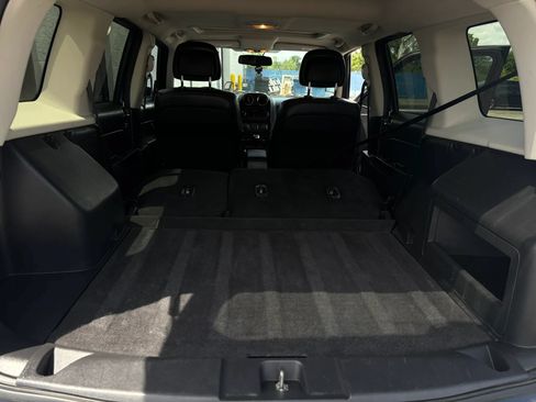 Used 2016 Jeep Patriot High Altitude FWD image 17