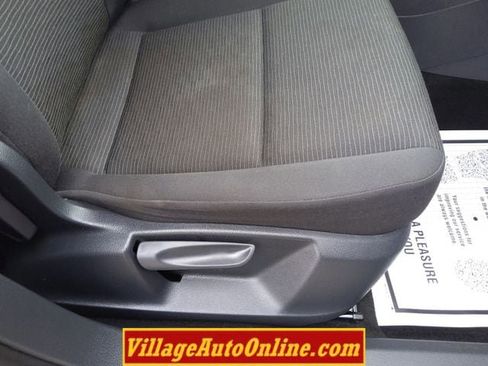 Used 2017 Volkswagen Tiguan S image 37