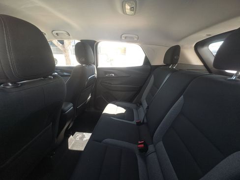 Used 2021 Chevrolet TrailBlazer LS FWD image 4