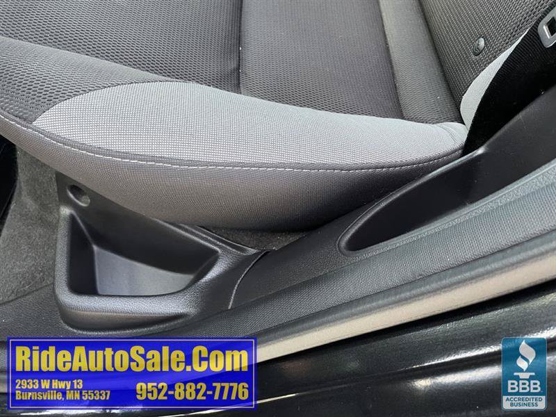 Used 2014 Ford Focus SE w/ SE Winter Package FWD image 31