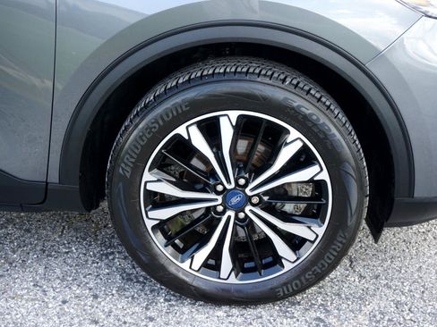 Used 2021 Ford Escape SE w/ SE Sport Appearance Package image 6