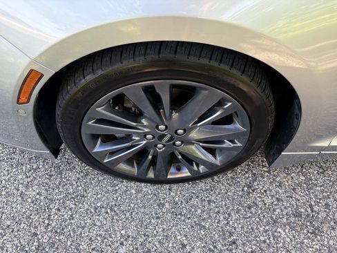Used 2020 Lincoln MKZ Reserve w/ Elements Package AWD/4WD image 9
