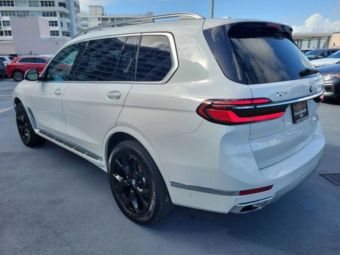 Used 2025 BMW X7 xDrive40i w/ Premium Package AWD/4WD image 4