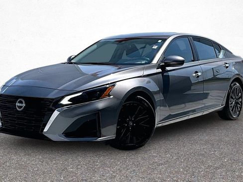 Used 2025 Nissan Altima 2.5 SV w/ SV Special Edition Package FWD image 4