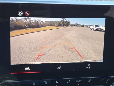 New 2026 GMC Canyon Elevation w/ Convenience Package image 12