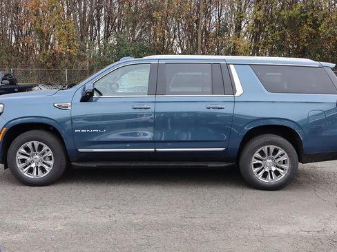 New 2026 GMC Yukon XL Denali w/ LPO, Floor Liner Package image 5