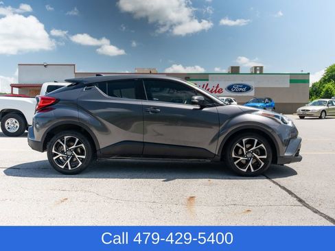 Used 2019 Toyota C-HR Limited FWD image 7
