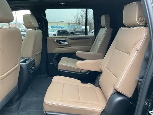 Certified 2023 Chevrolet Suburban Premier image 18