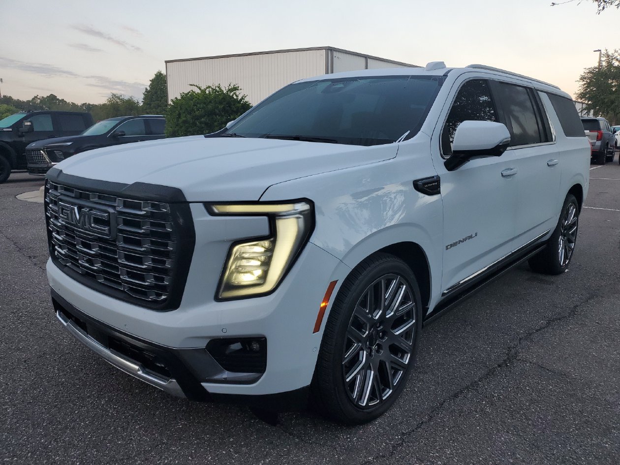 Used 2026 GMC Yukon XL Denali Ultimate AWD/4WD image 2