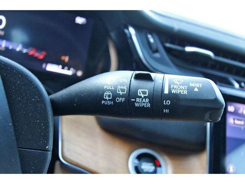 Used 2022 Jeep Grand Cherokee Summit AWD/4WD image 17