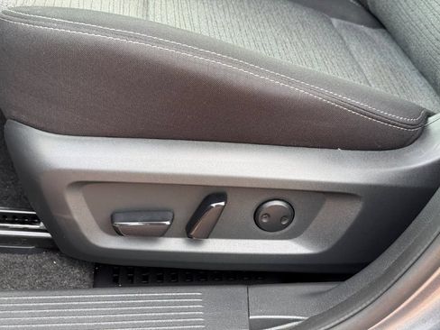 Used 2023 Nissan Rogue SV AWD/4WD image 13