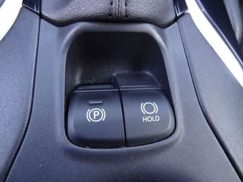 Used 2024 Toyota Corolla Cross LE AWD/4WD image 21