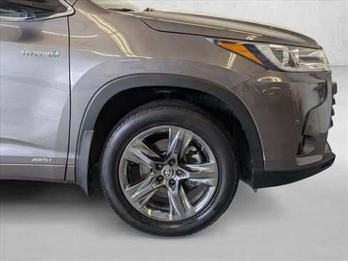 Used 2019 Toyota Highlander Limited Platinum AWD/4WD image 24