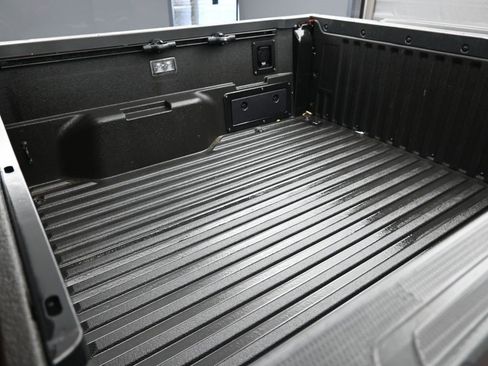 Certified 2025 Toyota Tacoma TRD Off-Road image 18