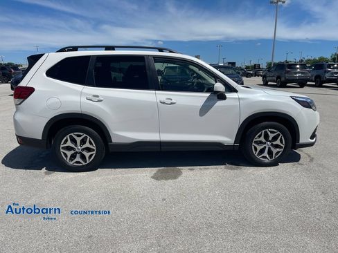 Used 2024 Subaru Forester Premium AWD/4WD image 6