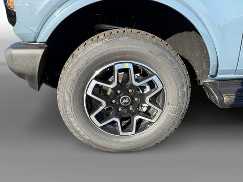 New 2025 Ford Bronco Outer Banks image 9