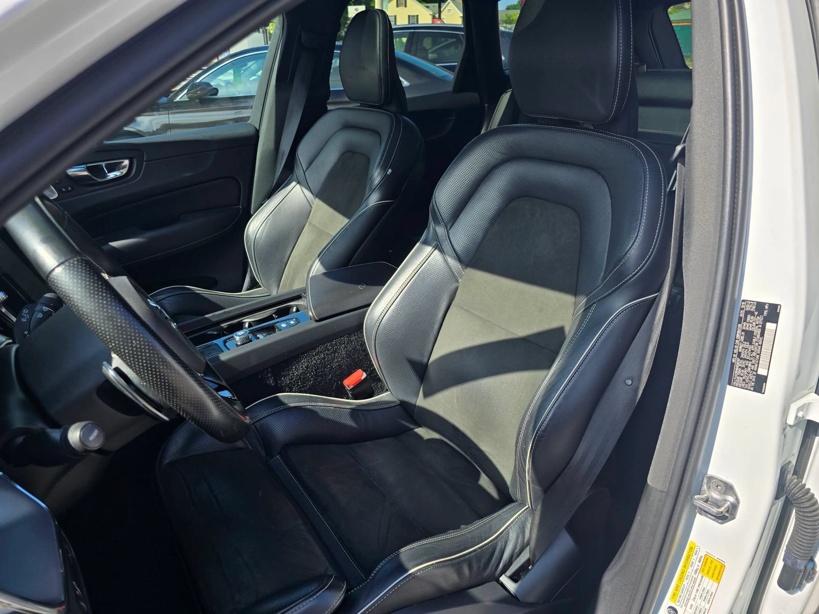 Used 2019 Volvo XC60 T6 R-Design w/ Protection Package Premier AWD/4WD image 12