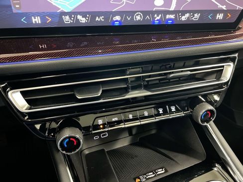 New 2026 Chevrolet Traverse RS w/ LPO, Floor Liner Package image 17