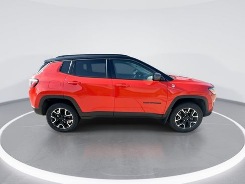 Used 2020 Jeep Compass Trailhawk w/ Cold Weather Group AWD/4WD image 9