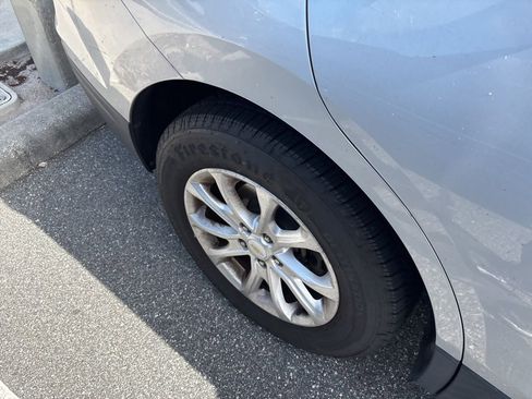 Used 2018 Chevrolet Equinox LS FWD image 13