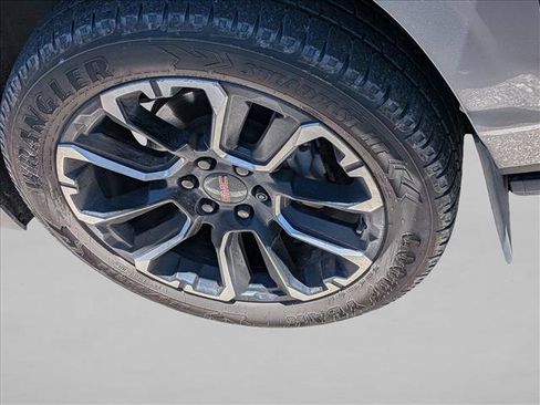 Used 2022 GMC Yukon XL Denali AWD/4WD image 7