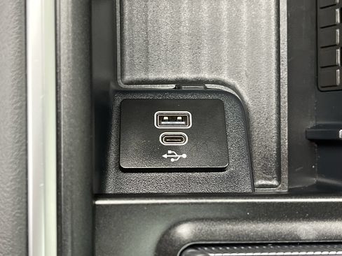 Certified 2025 Ford Expedition Active AWD/4WD image 27