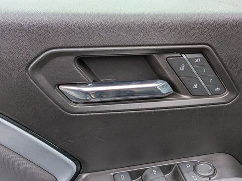 Used 2024 Chevrolet Colorado Z71 w/ Z71 Convenience Package 2 image 12